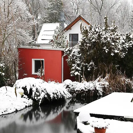 בית נופש Haus Mit Kunst Zwischen Wald Und