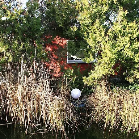 בית נופש Haus Mit Kunst Zwischen Wald Und