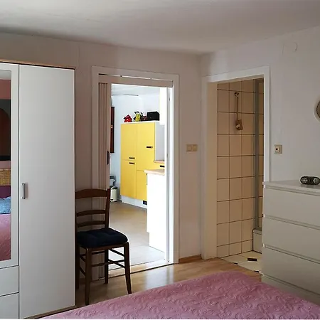 Haus Mit Kunst Zwischen Wald Und לייפציג