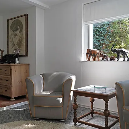 Haus Mit Kunst Zwischen Wald Und בית נופש לייפציג