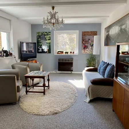 בית נופש Haus Mit Kunst Zwischen Wald Und