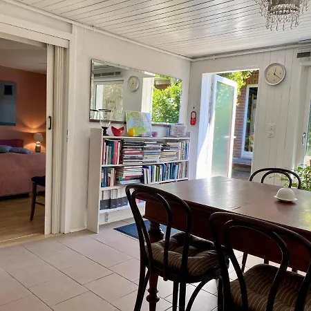 Haus Mit Kunst Zwischen Wald Und לייפציג